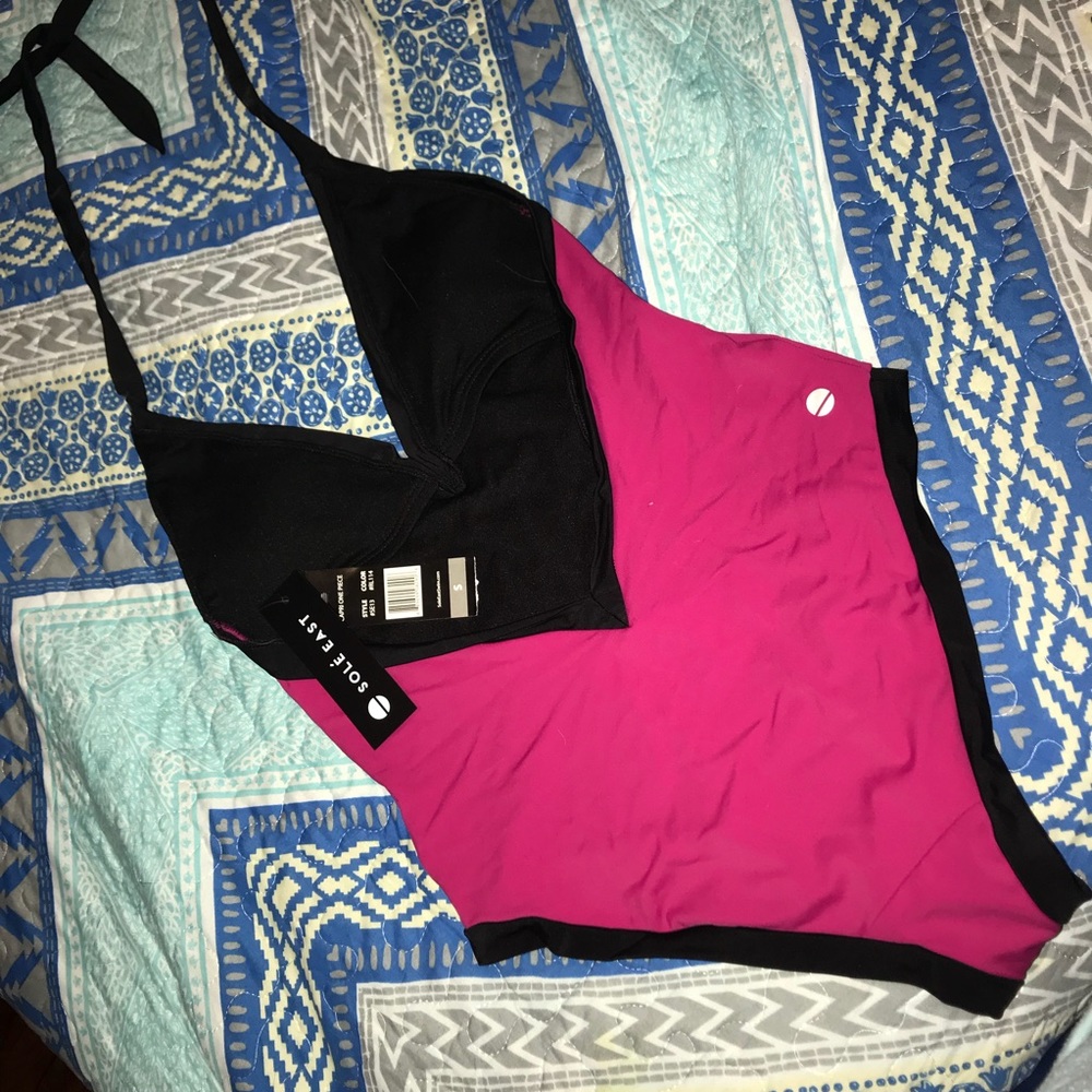 One Piece Bathing Suit 👙 - Picture 3 of 4